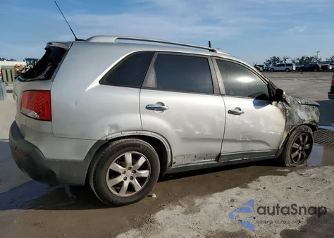 2011 Kia Sorento Base z USA, uszkodzony, nr VIN 5XYKT4A14BG059743